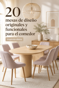 Table de salle à manger moderne en bois clair avec des chaises assorties dans un intérieur chaleureux