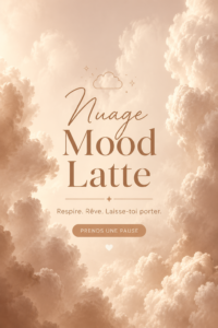 Un verre de Cloud Latte crémeux sur une table en bois, apportant une ambiance chaleureuse.