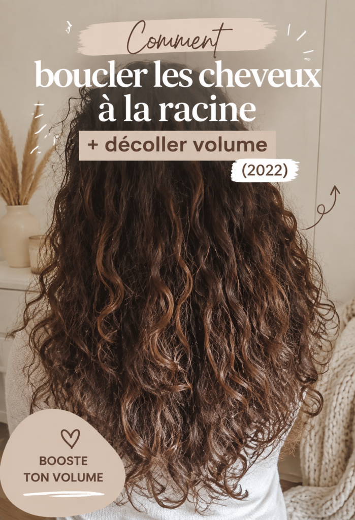 Femme avec des cheveux bouclés à la racine, affichant un joli volume.