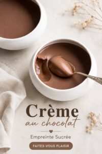 Crème au chocolat bien émulsionnée servie dans un bol élégant.