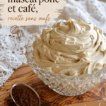 Crème mascarpone au café présentée dans un joli verre.