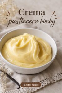 Une crème pâtissière maison crémeuse et lisse dans un bol, prête à être utilisée pour des desserts.