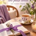 Un livre ouvert avec un ruban violet sur une table près d'une élégante tasse à thé, ajoutant une touche de style à l'intérieur.