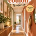 Couloir peint dans des couleurs tendance avec des éléments décoratifs chaleureux.